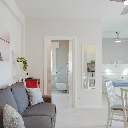 Bardolino Spritz, Balcony, Access And Aircon *