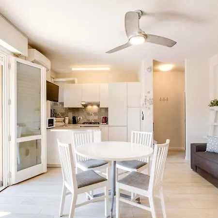 Bardolino Spritz, Balcony, Access And Aircon